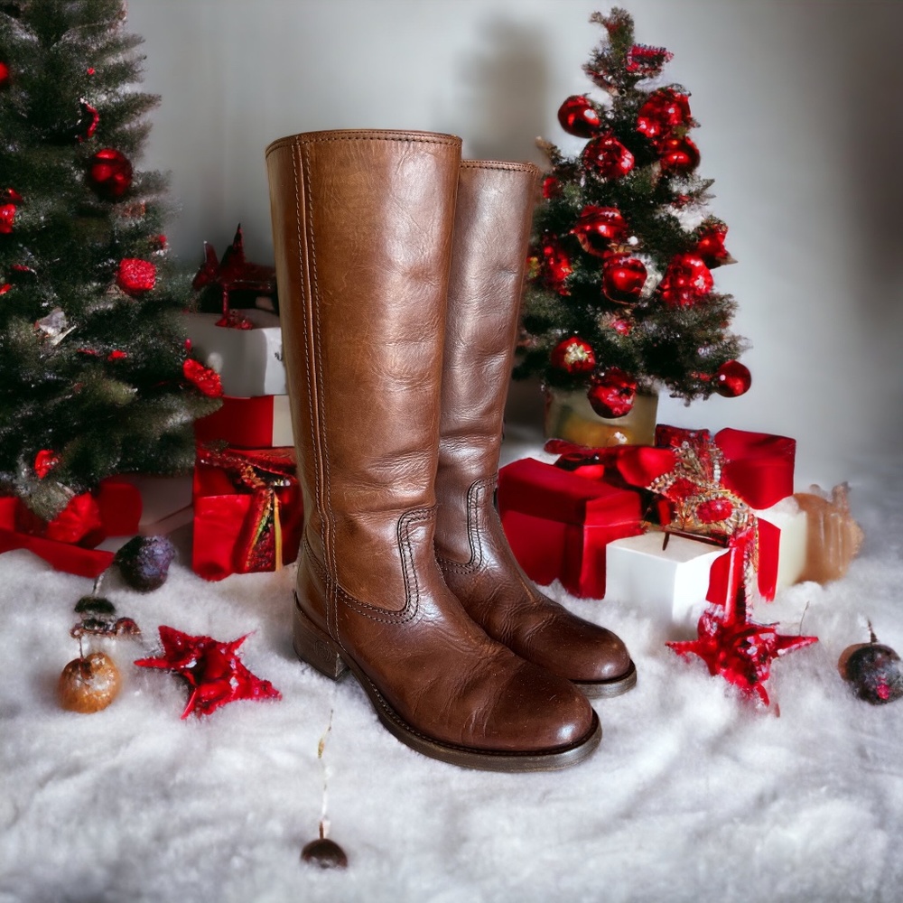 Gucci women’s riding boots - size 7 1/2 D.